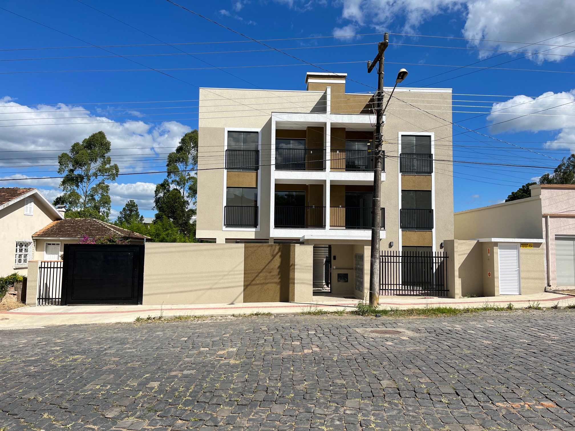 Apartamento com 2 Quartos – Frente Rua – Canoinhas/SC